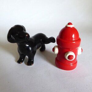 NEW PIER ONE DOG PEEING ON FIRE HYDRANT CERAMIC SALT & PEPPER SHAKER SET